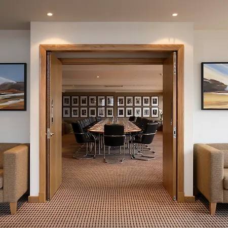 Hotel The Club & Jersey 5*