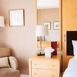 The Club & Jersey Otel