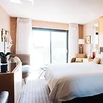 The Club & Jersey Otel