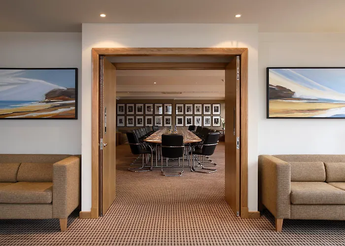 Hotel The Club & Jersey 5*