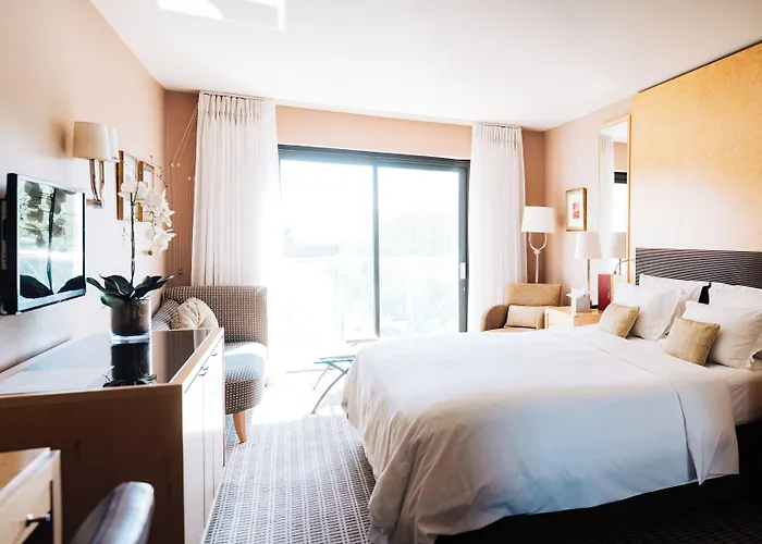 The Club & Jersey Hotel