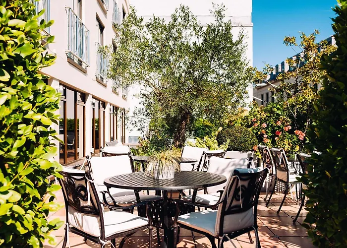 The Club & Jersey Hotel